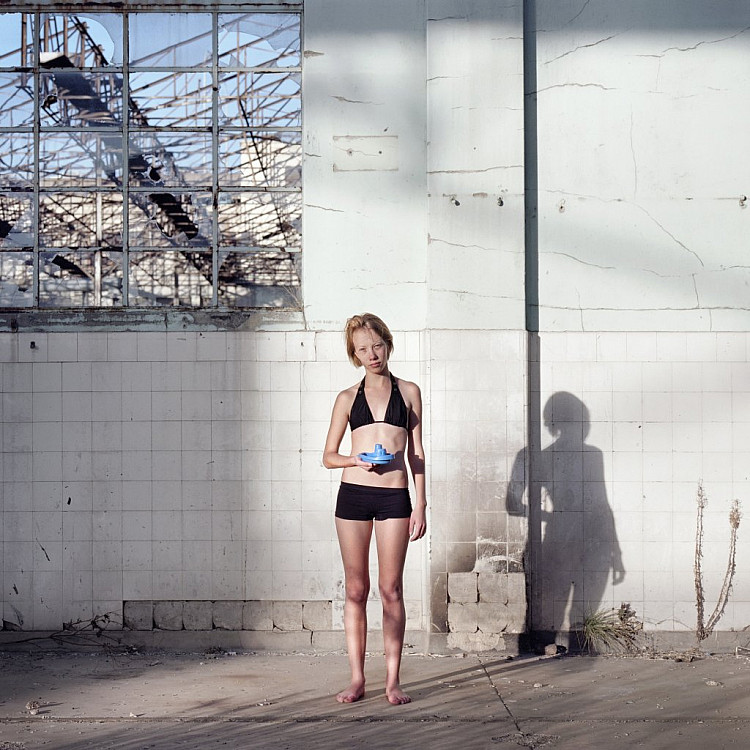 Carla Liesching: The Swimmers