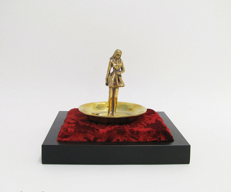 Gallery image: Women +1 series (Chaye ghand pahlo) | 2012 | Bronze and cloth | 21 x 21 x 15 cm